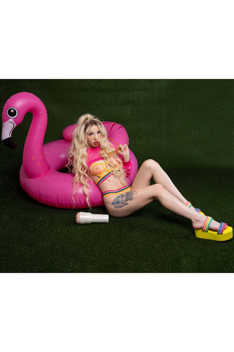 FLESHLIGHT GIRLS - KENZIE REEVES VAGINA